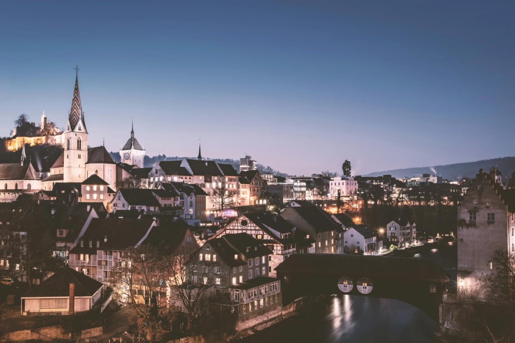 Starting a business in Switzerland places you in Europe’s most competitive market. If you’re planning to expand here, it helps to understand how the Swiss market works. From taxes and banking to cantonal rules, a clear plan makes all the difference.